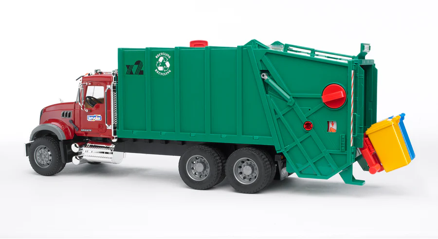 MACK Granite Garbage Truck