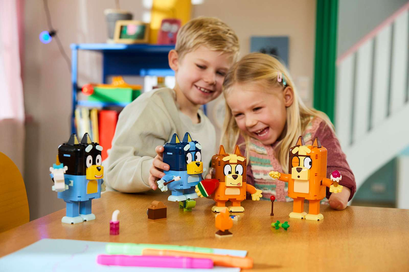 Brick-Built Bluey Family LEGO® 11217