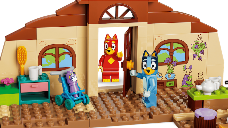 LEGO® School with Rusty and Bluey 11221