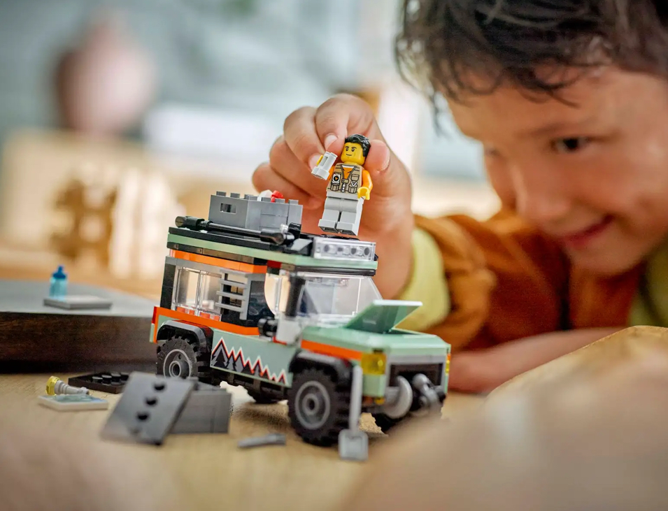 Off-Road 4x4 Mountain Truck