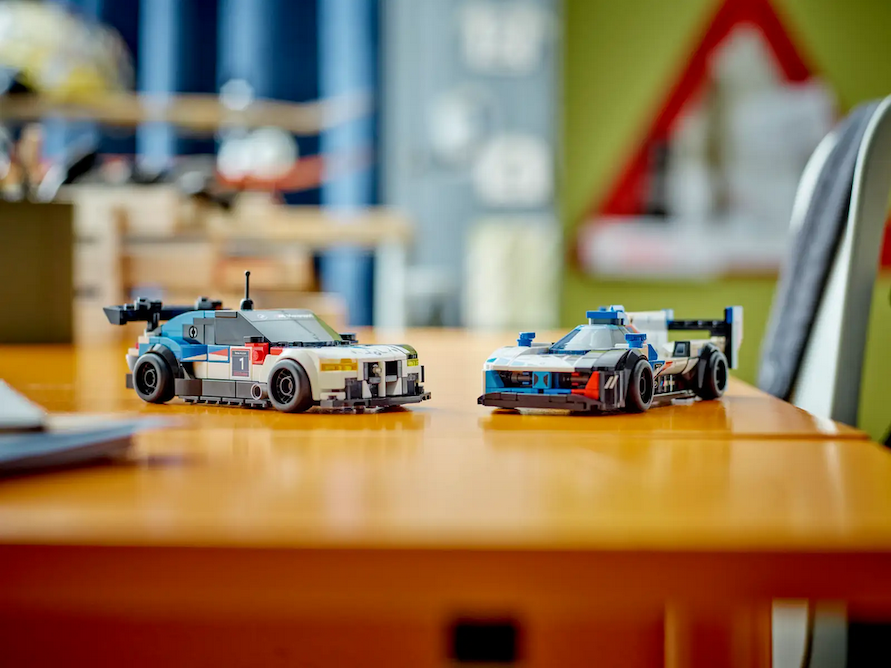 LEGO® BMW M4 GT3 & BMW M Hybrid V8