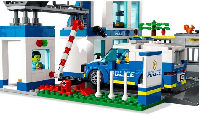 LEGO® City Police Station