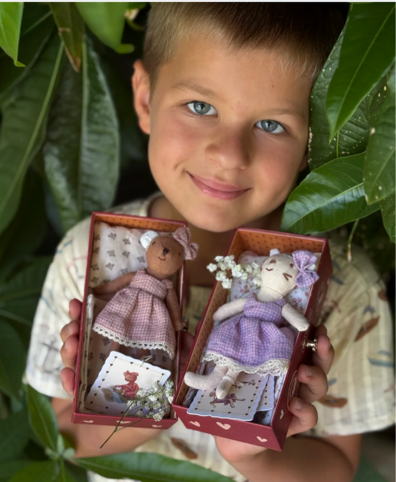 Victoria Cat in Stampholder Box