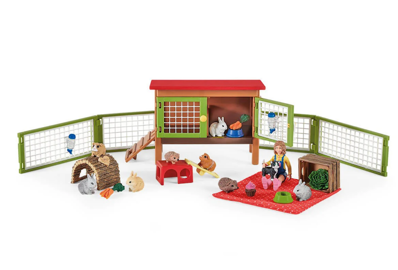 Picnic With The Little Pets