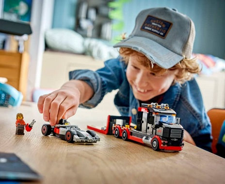 LEGO® City F1® Display Truck with Audi F1® Race Car