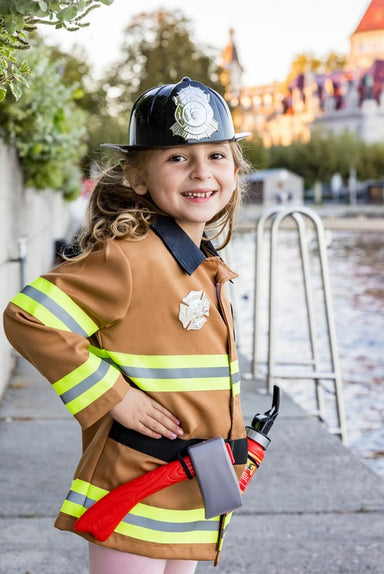 https://busybeetoys.net/cdn/shop/products/great-pretenders-Firefighter-Set-Includes-5-Accessories-Size5-6-81305-busy-bee-toys_384x575.jpg?v=1677118285